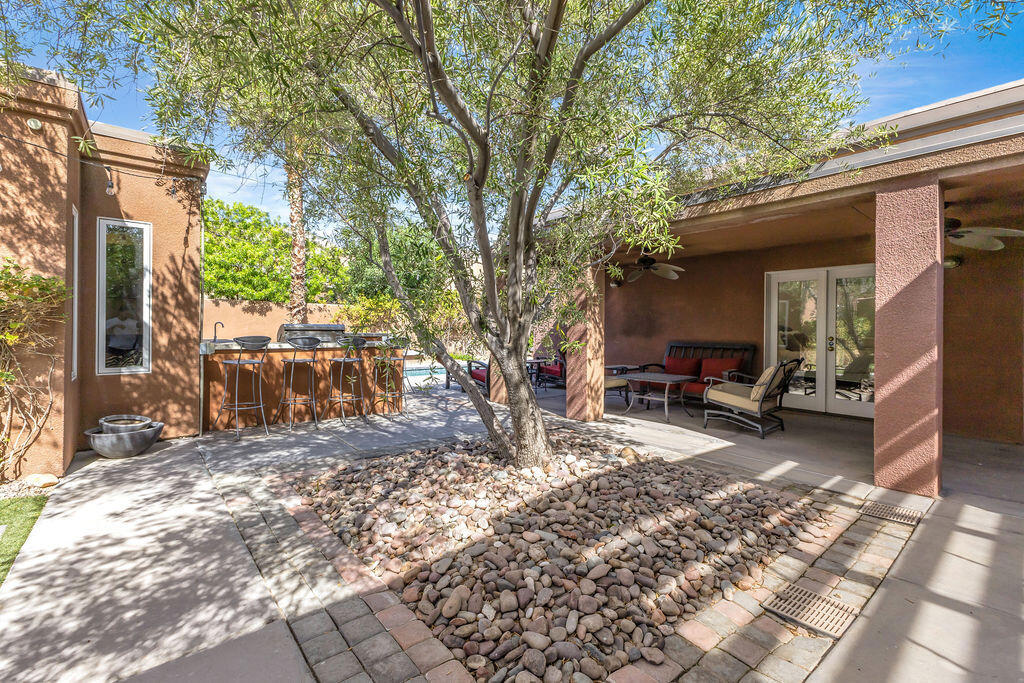 52883 Eisenhower Drive