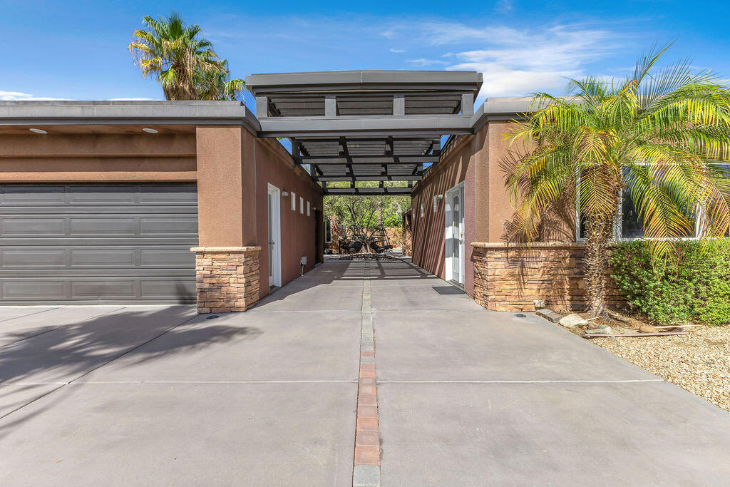 52883 Eisenhower Drive