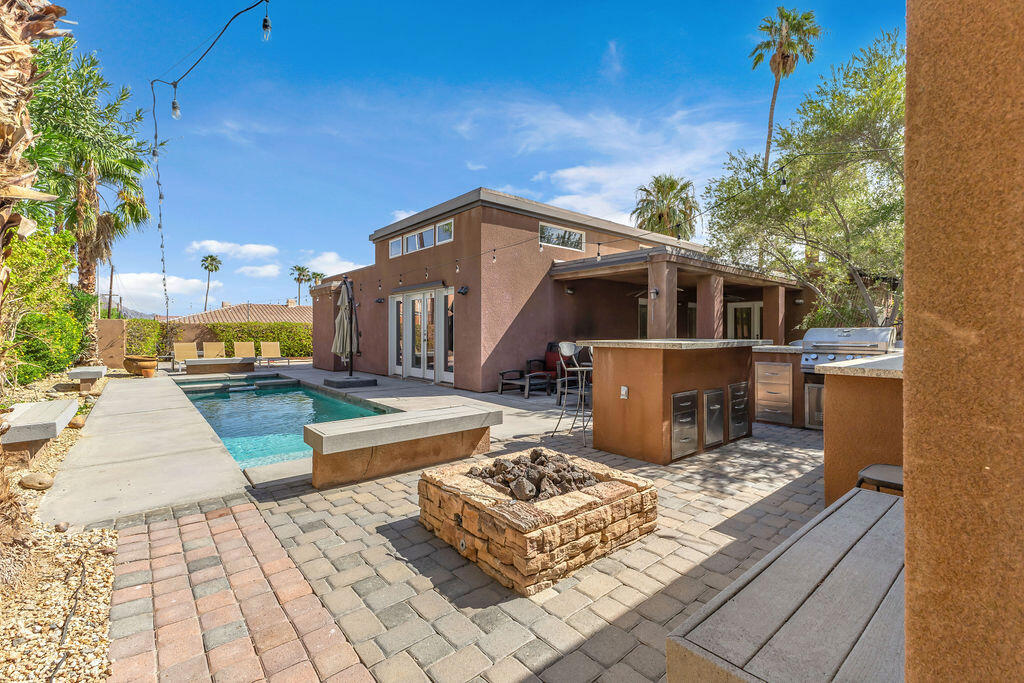 52883 Eisenhower Drive