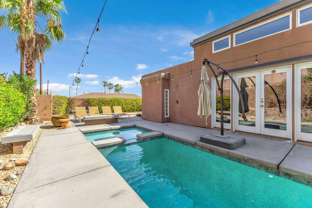 52883 Eisenhower Drive
