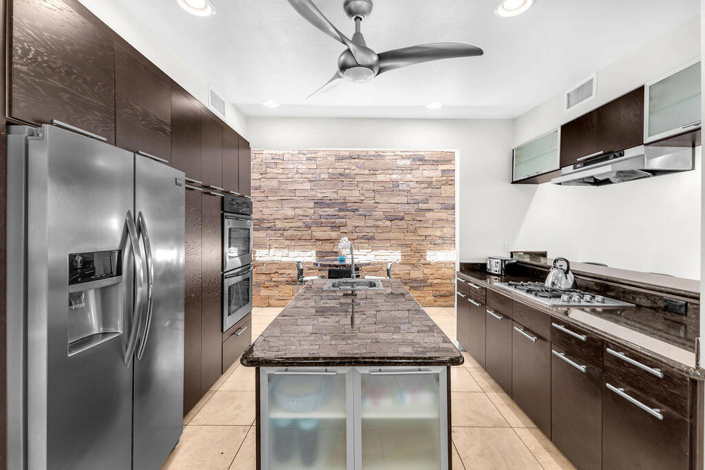 52883 Eisenhower Drive