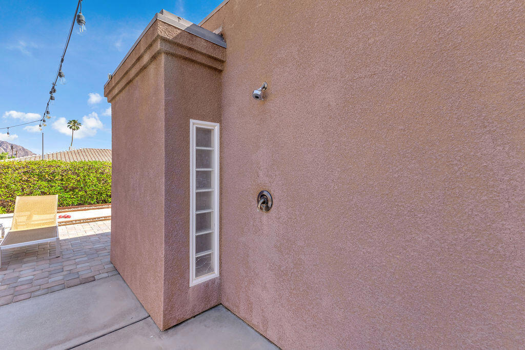 52883 Eisenhower Drive