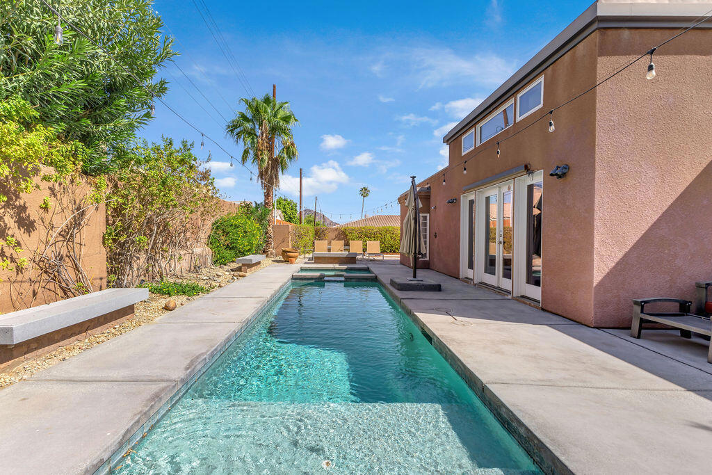 52883 Eisenhower Drive