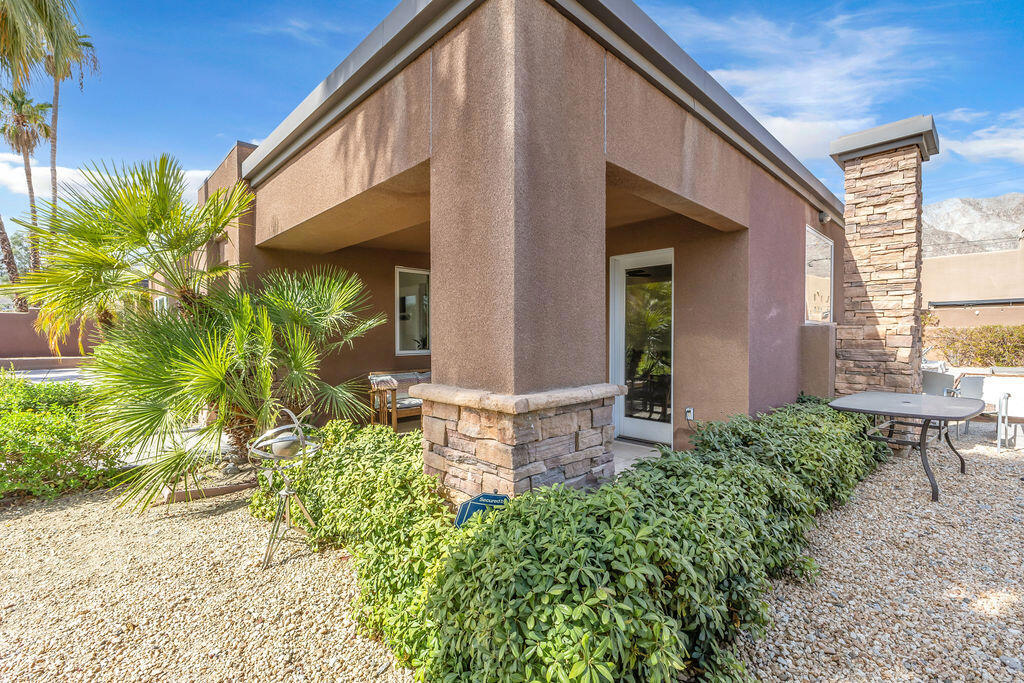 52883 Eisenhower Drive