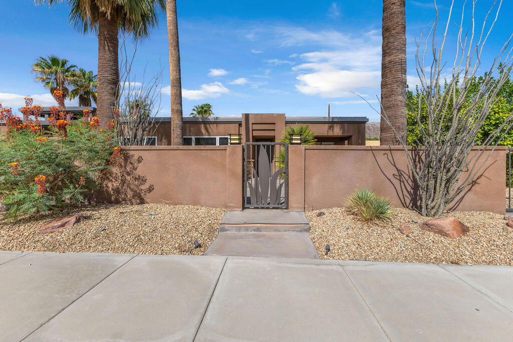 52883 Eisenhower Drive