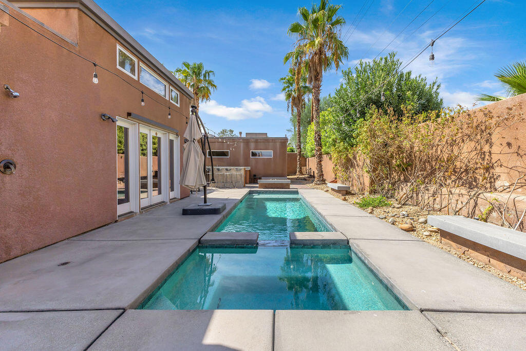 52883 Eisenhower Drive