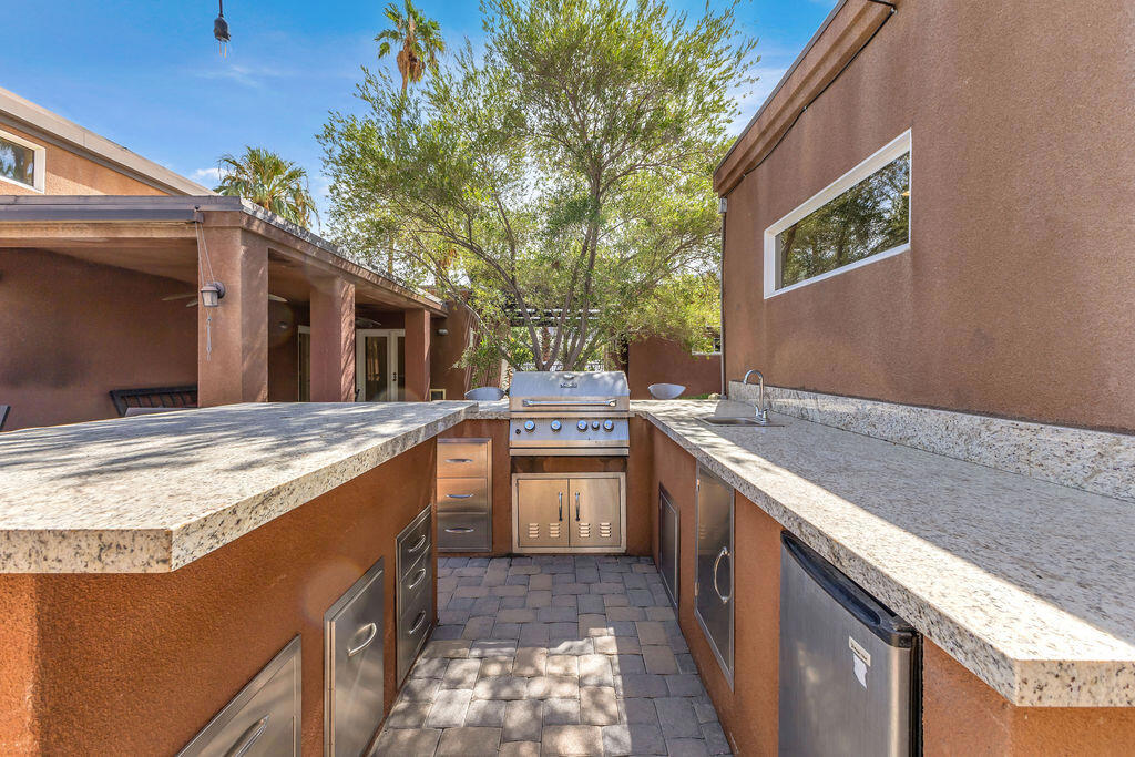 52883 Eisenhower Drive