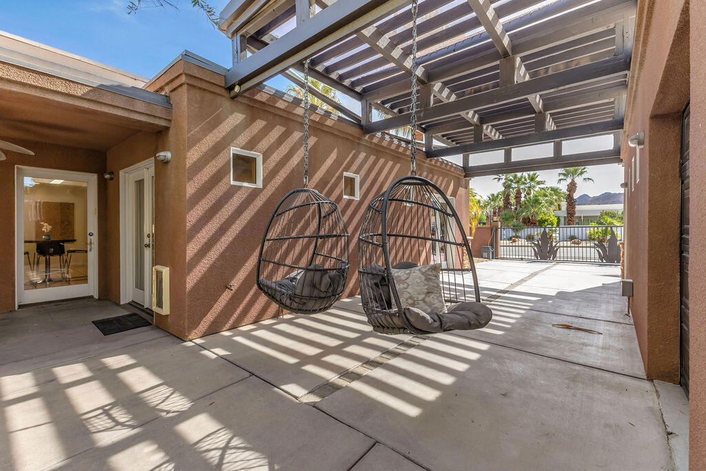 52883 Eisenhower Drive