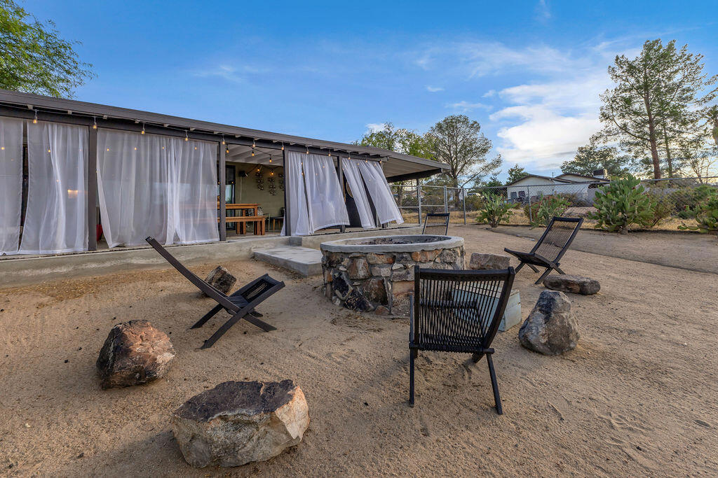 61548 Capilla Drive