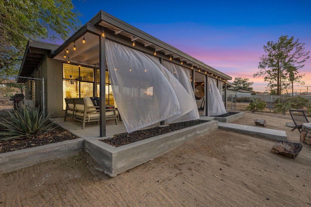 61548 Capilla Drive