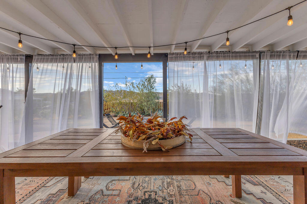 61548 Capilla Drive