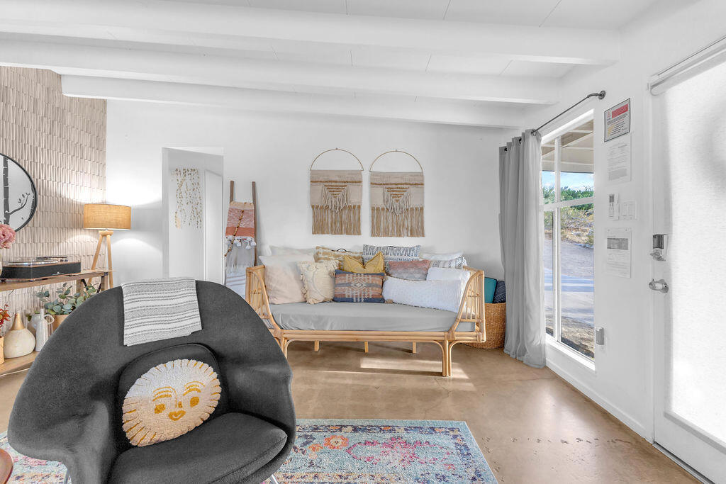 61548 Capilla Drive