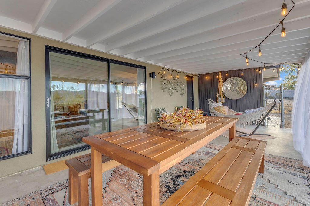 61548 Capilla Drive