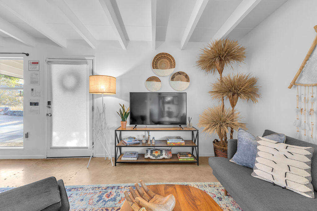 61548 Capilla Drive