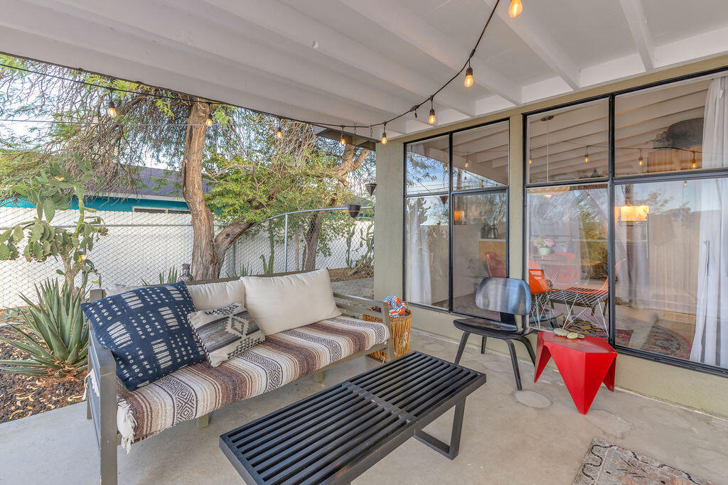 61548 Capilla Drive