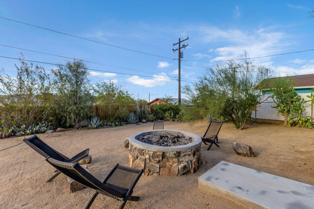 61548 Capilla Drive
