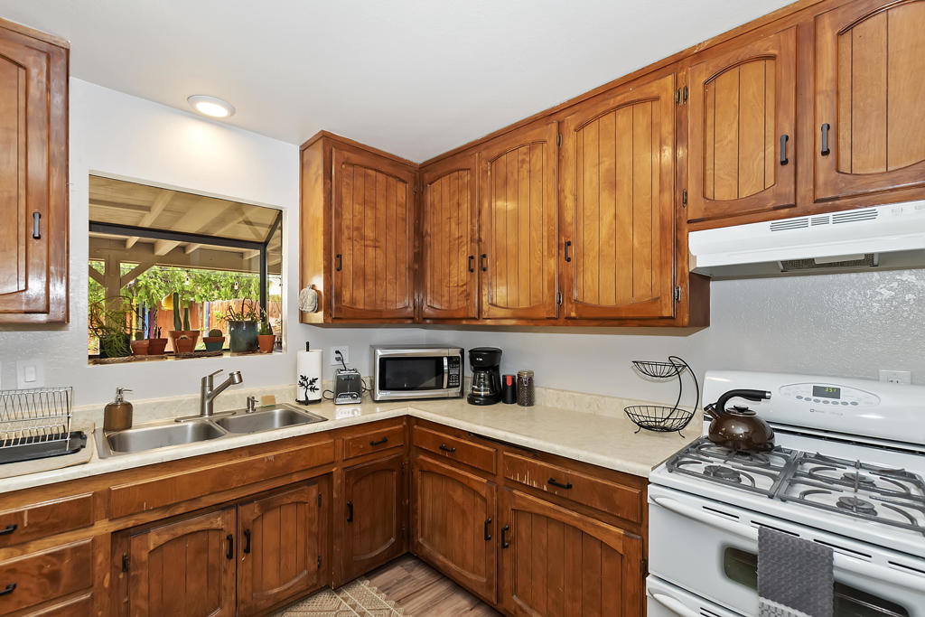 61587 Desert Air Road
