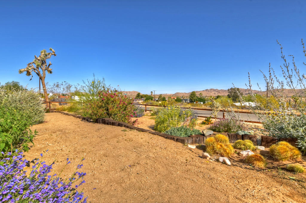 61587 Desert Air Road