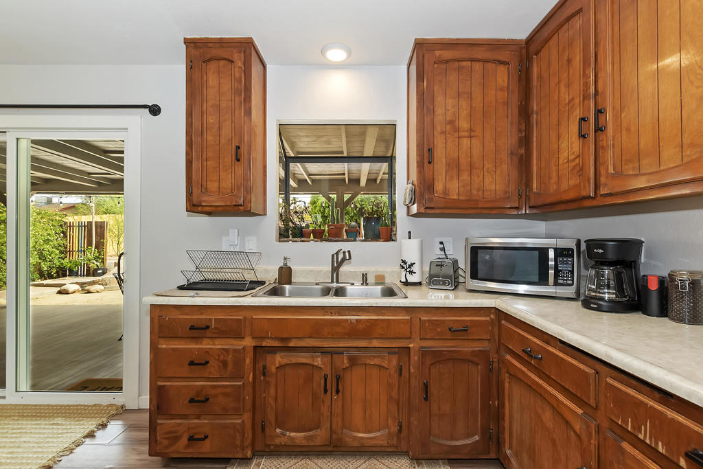 61587 Desert Air Road