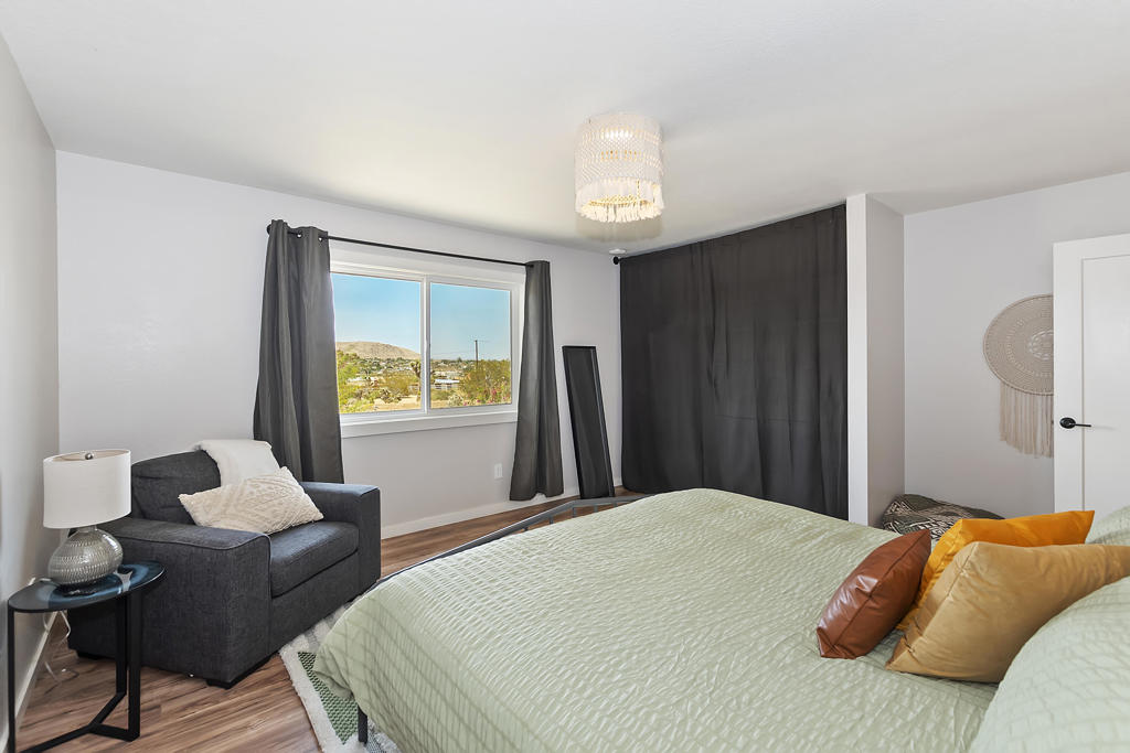 61587 Desert Air Road