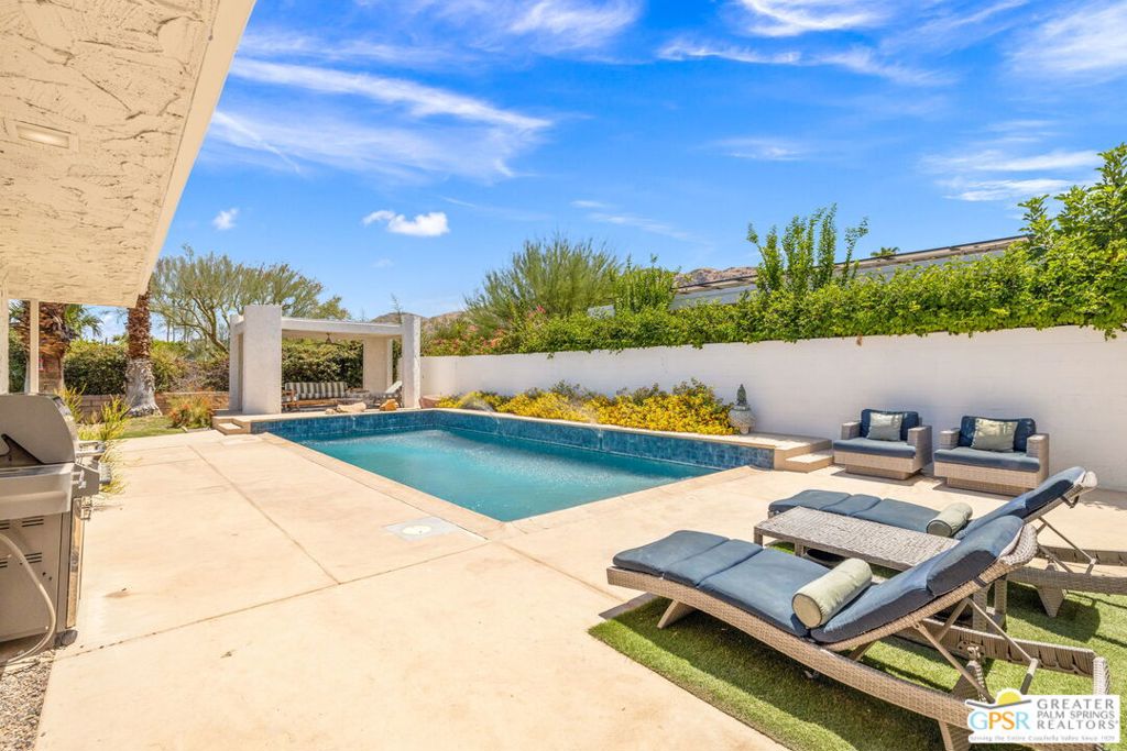 2130 S Toledo Avenue