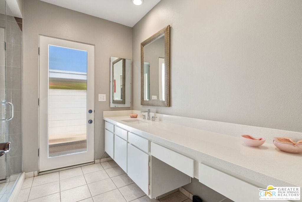 2130 S Toledo Avenue