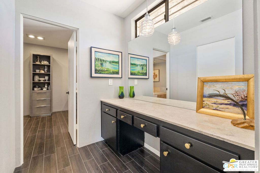 2130 S Toledo Avenue