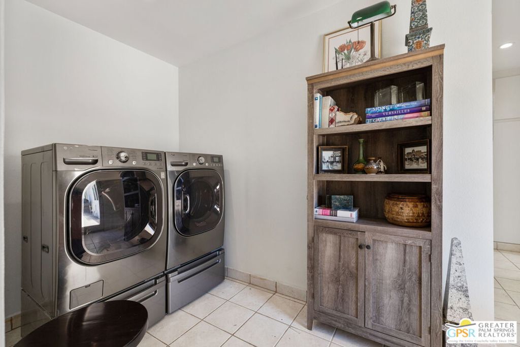 2130 S Toledo Avenue