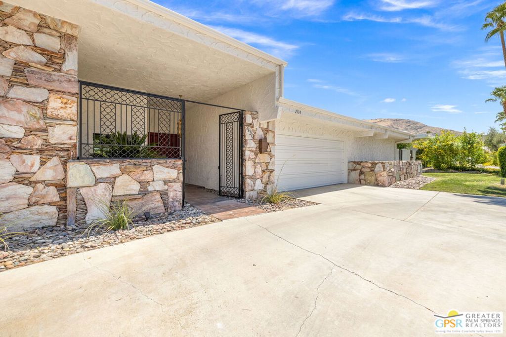 2130 S Toledo Avenue