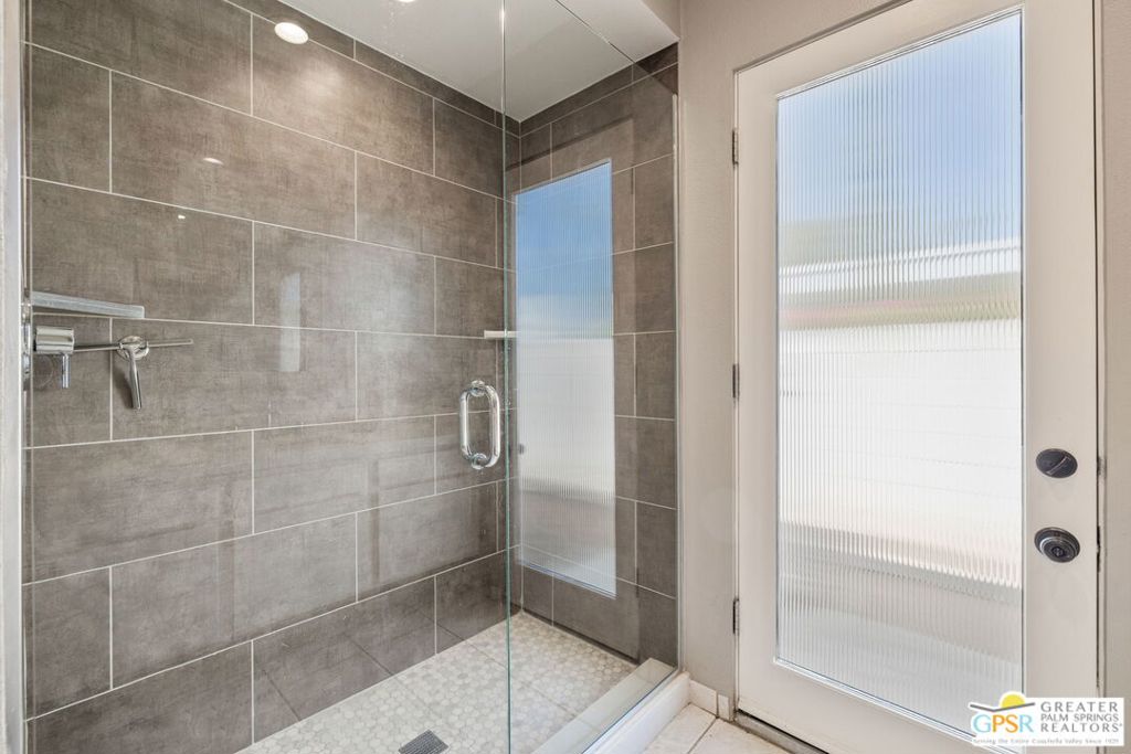 2130 S Toledo Avenue