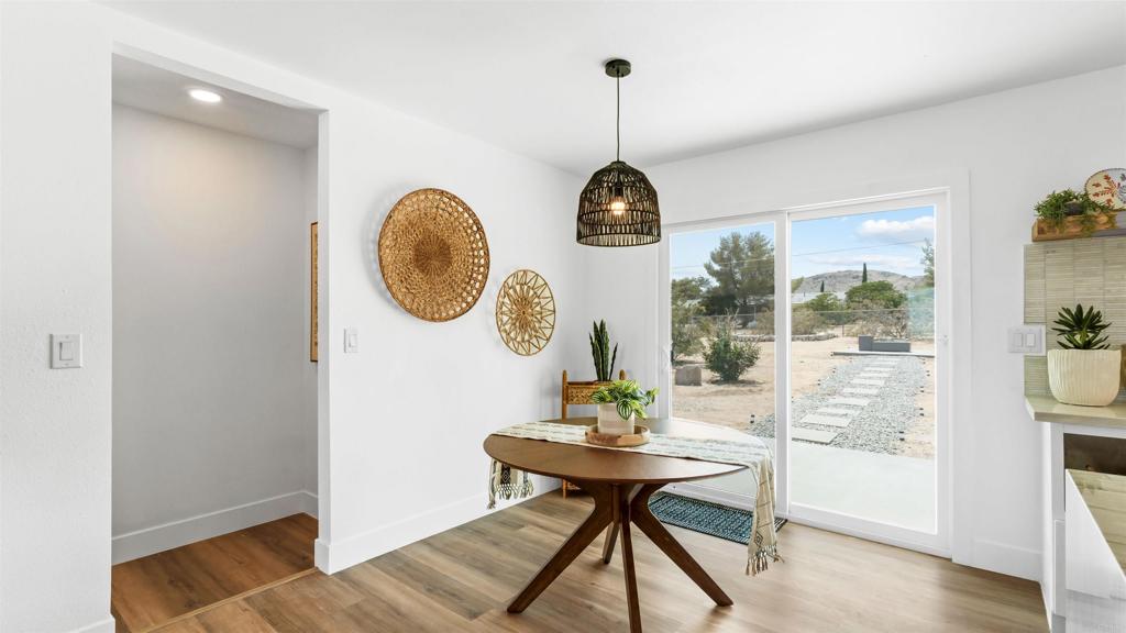 4758 Avenida La Mirada