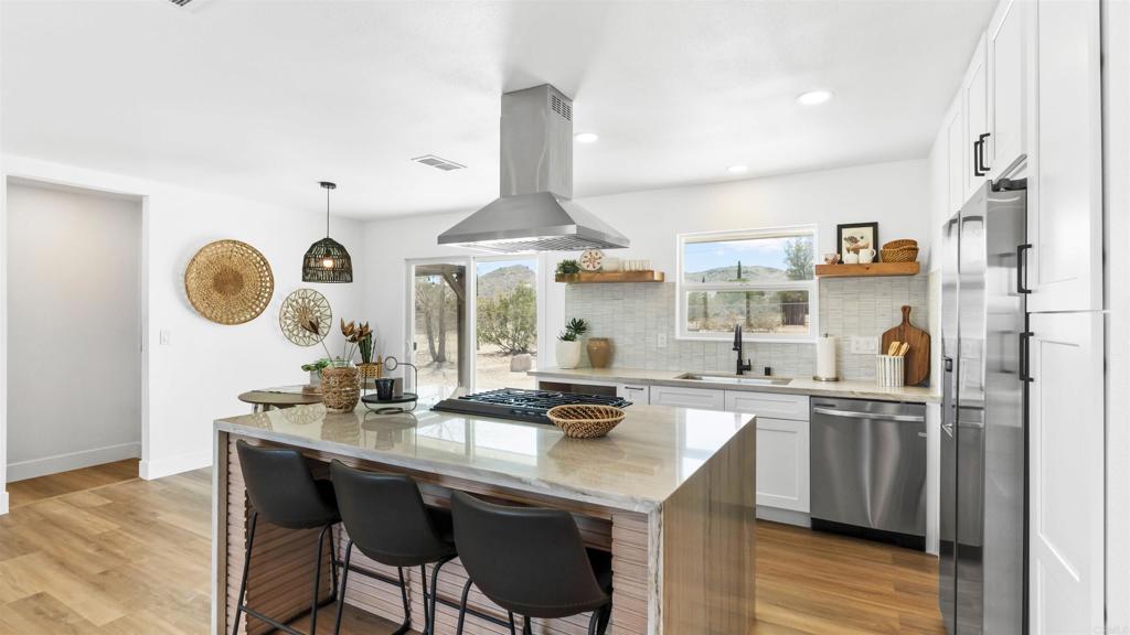4758 Avenida La Mirada