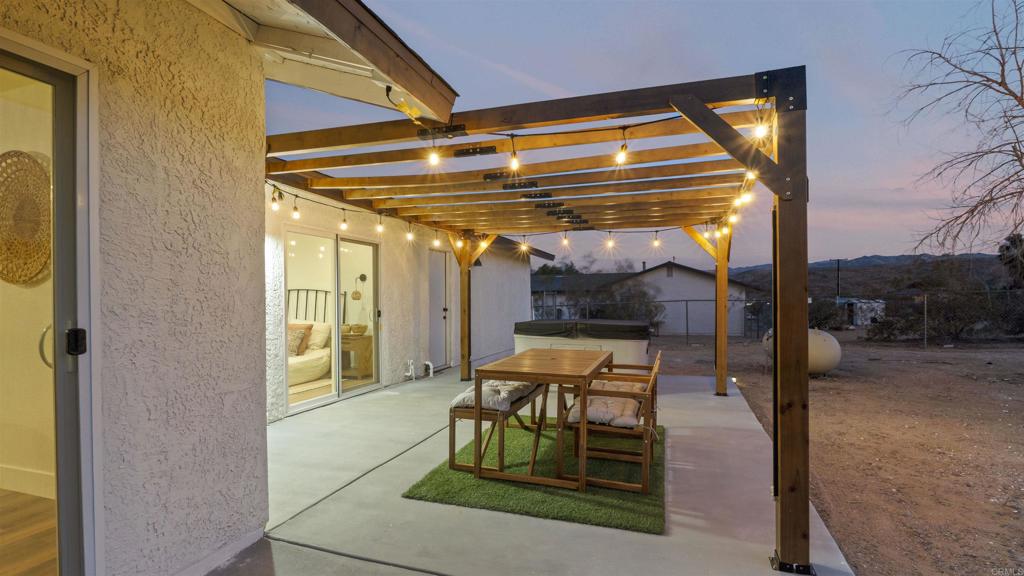 4758 Avenida La Mirada