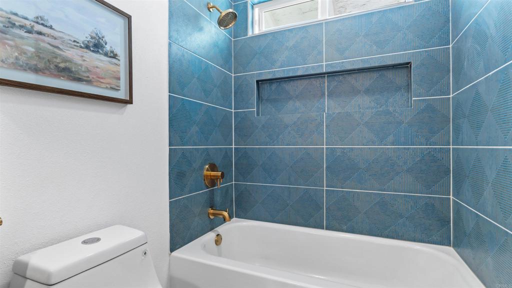 4758 Avenida La Mirada
