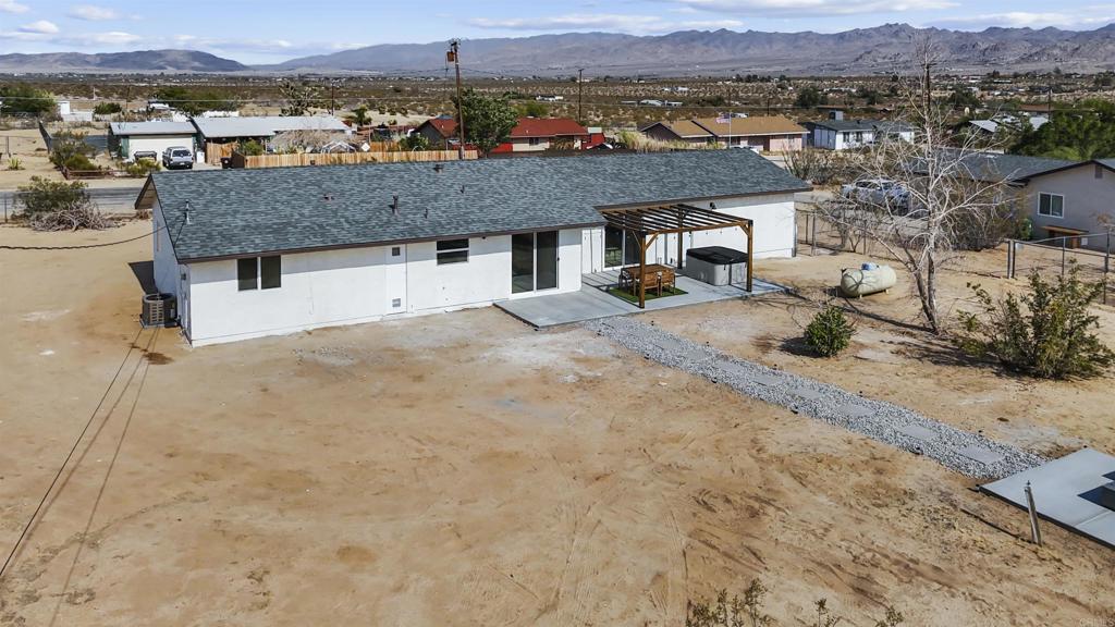 4758 Avenida La Mirada