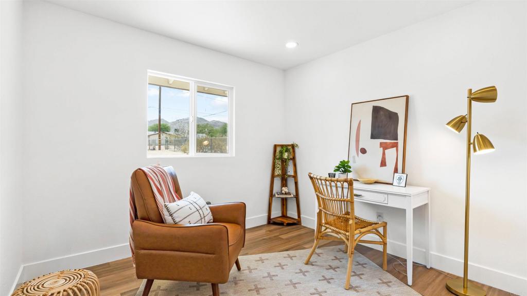 4758 Avenida La Mirada
