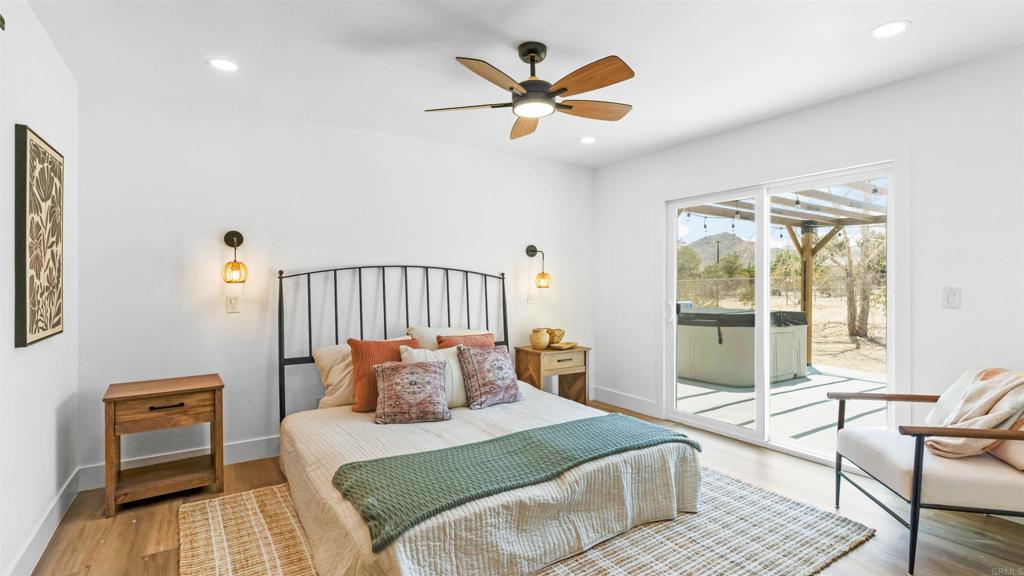 4758 Avenida La Mirada