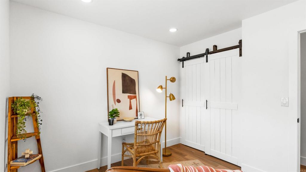 4758 Avenida La Mirada
