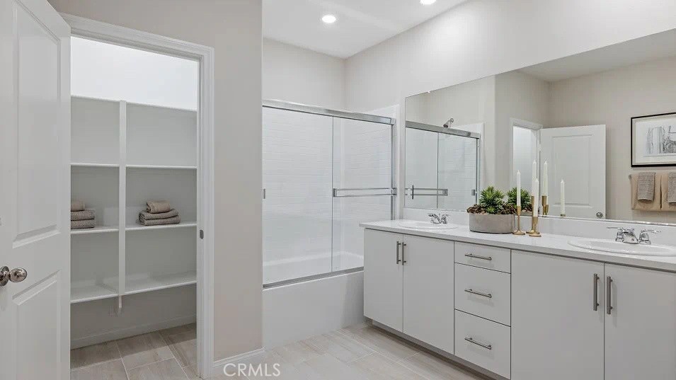 15438 Avenida De Cielo
