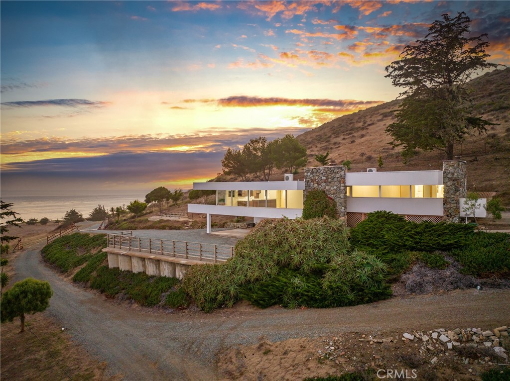 5010 Cabrillo
