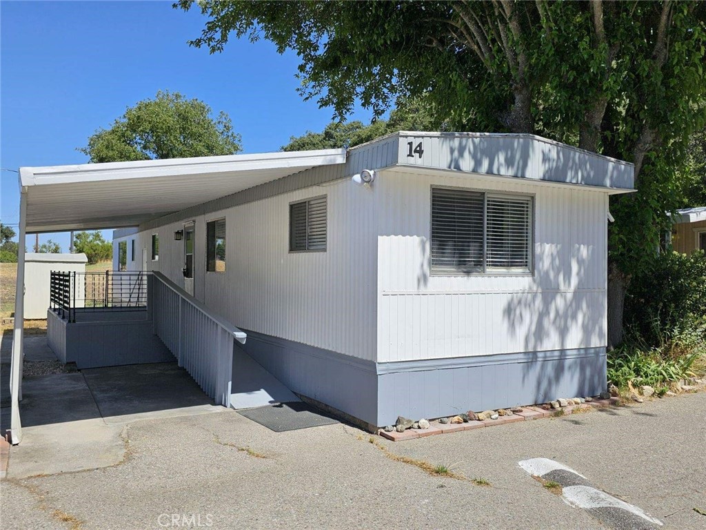 1914 Adelaida Road 14