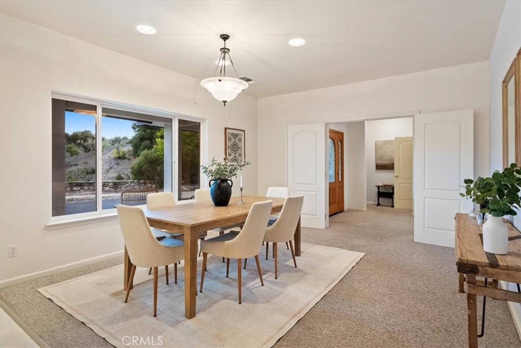 4242 Las Tablas Willow Creek Road