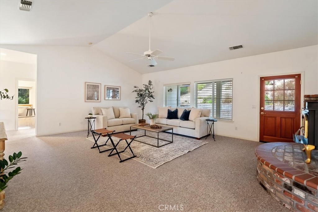 4242 Las Tablas Willow Creek Road