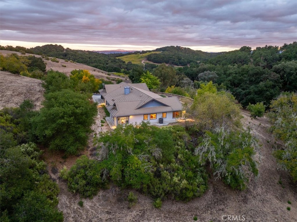 4242 Las Tablas Willow Creek Road