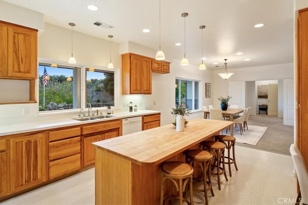 4242 Las Tablas Willow Creek Road