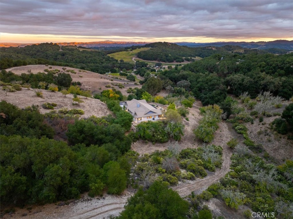 4242 Las Tablas Willow Creek Road
