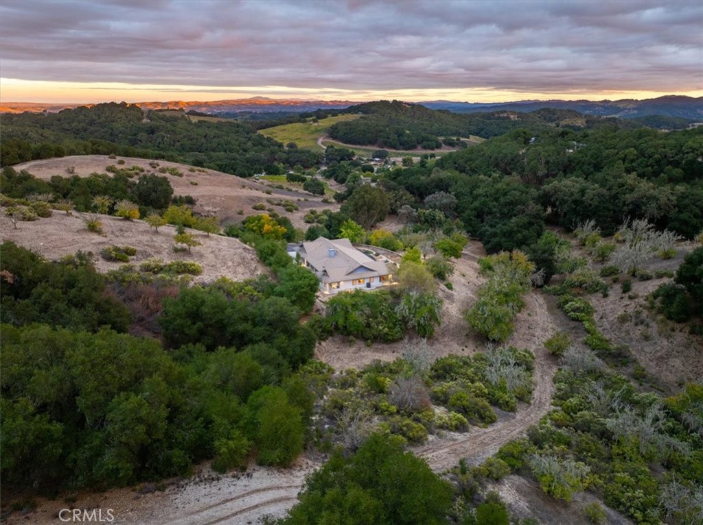 4242 Las Tablas Willow Creek Road