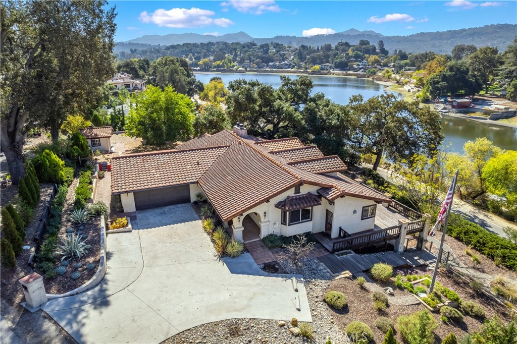 8200 Portola
