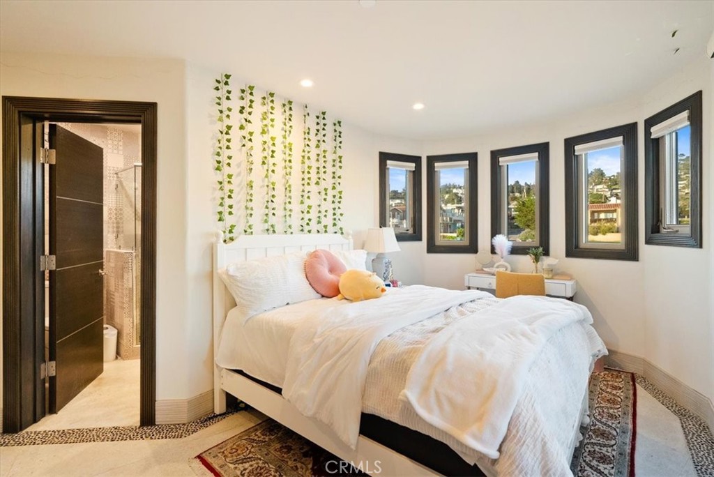2090 Sherwood