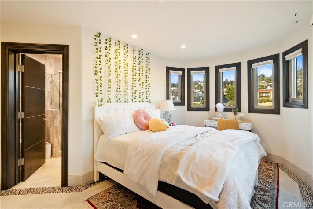 2090 Sherwood